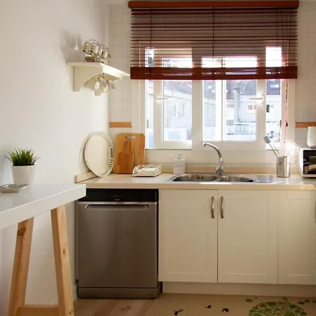 Апартаменты Bonito Y Luminoso En Rosalia De Castro Сантьяго-де-Компостела