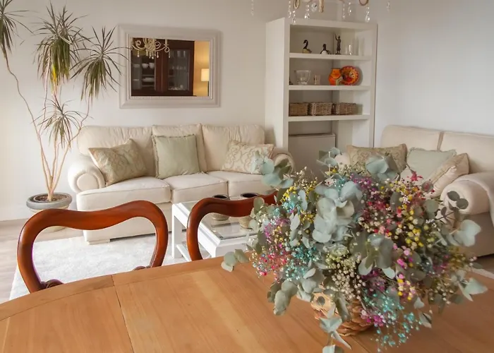 Bonito Y Luminoso En Rosalia De Castro Santiago de Compostella