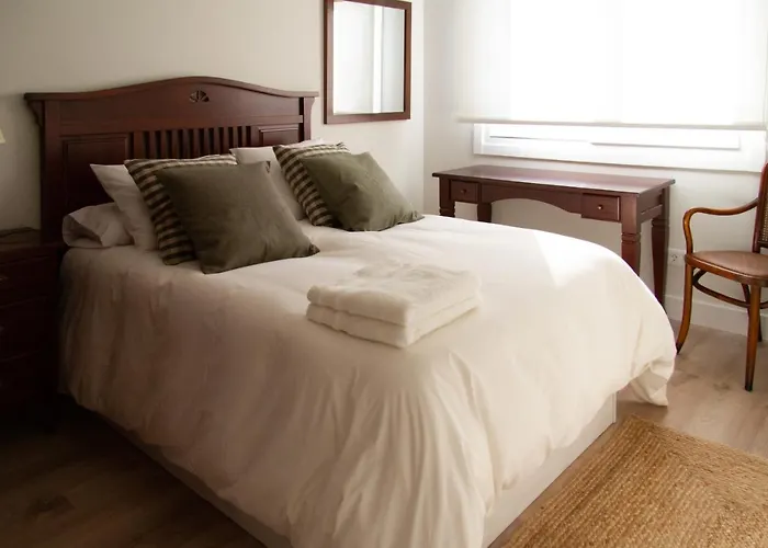 Bonito Y Luminoso En Rosalia De Castro Appartement *